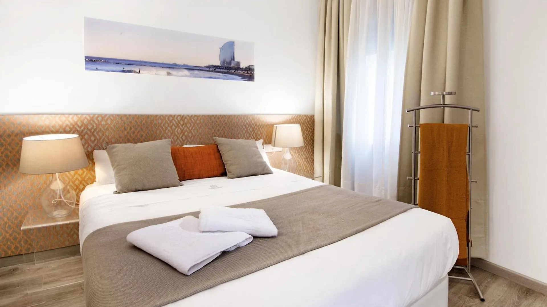 Eixample Building Apartments By Mercedes Heritage Barcelona