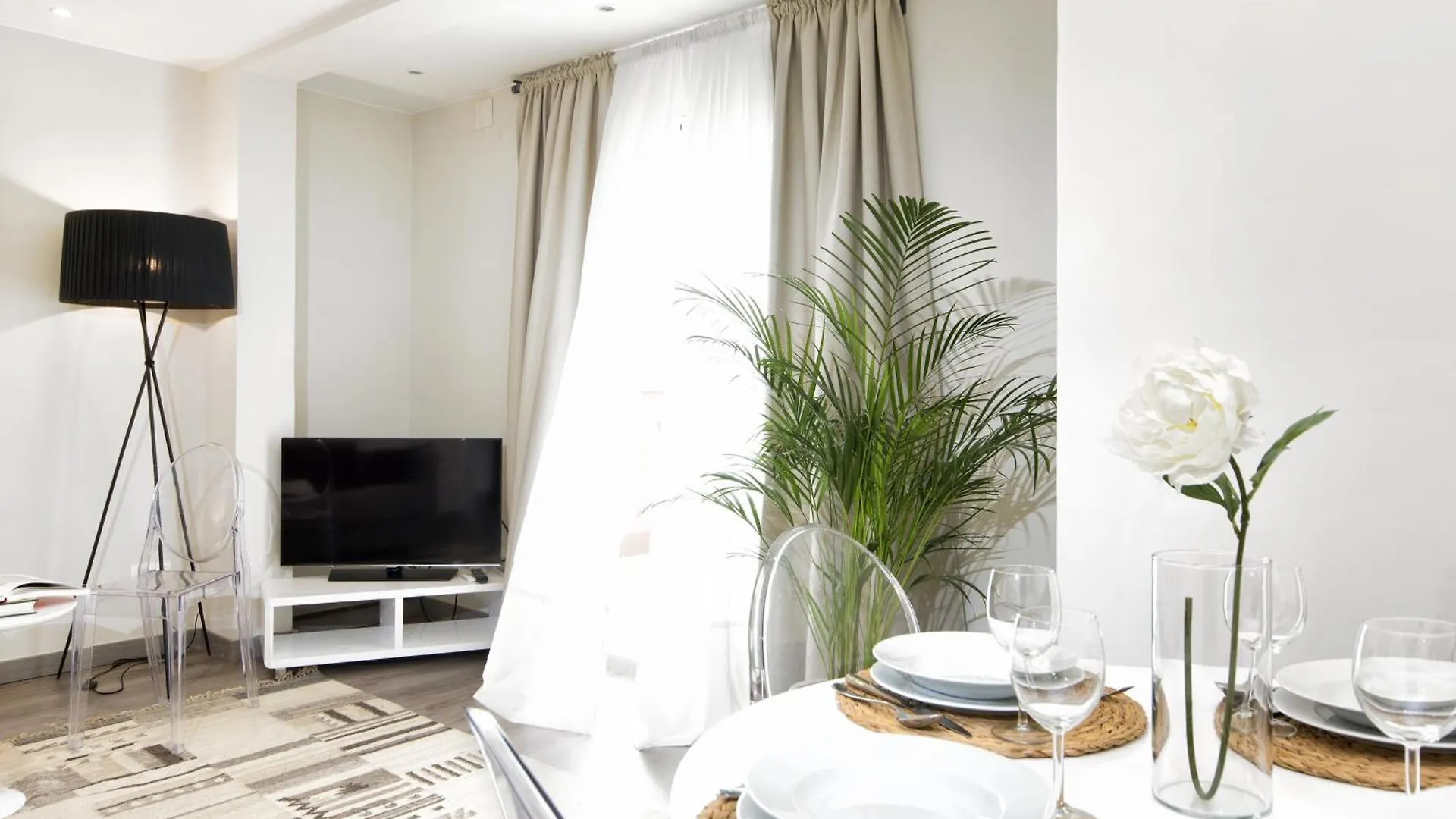 Eixample Building Apartments By Mercedes Heritage Barcelona